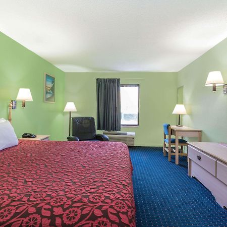 Days Inn By Wyndham Panama City/Callaway Exteriér fotografie