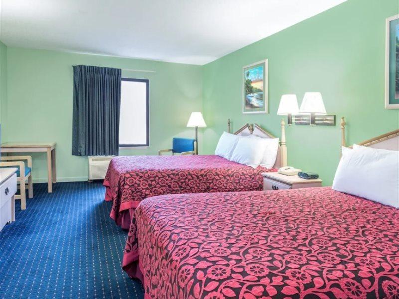 Days Inn By Wyndham Panama City/Callaway Exteriér fotografie