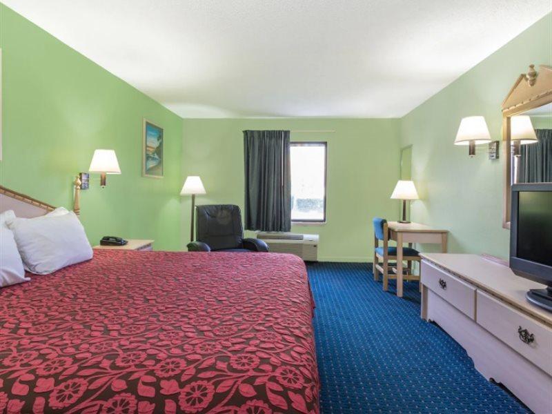 Days Inn By Wyndham Panama City/Callaway Exteriér fotografie