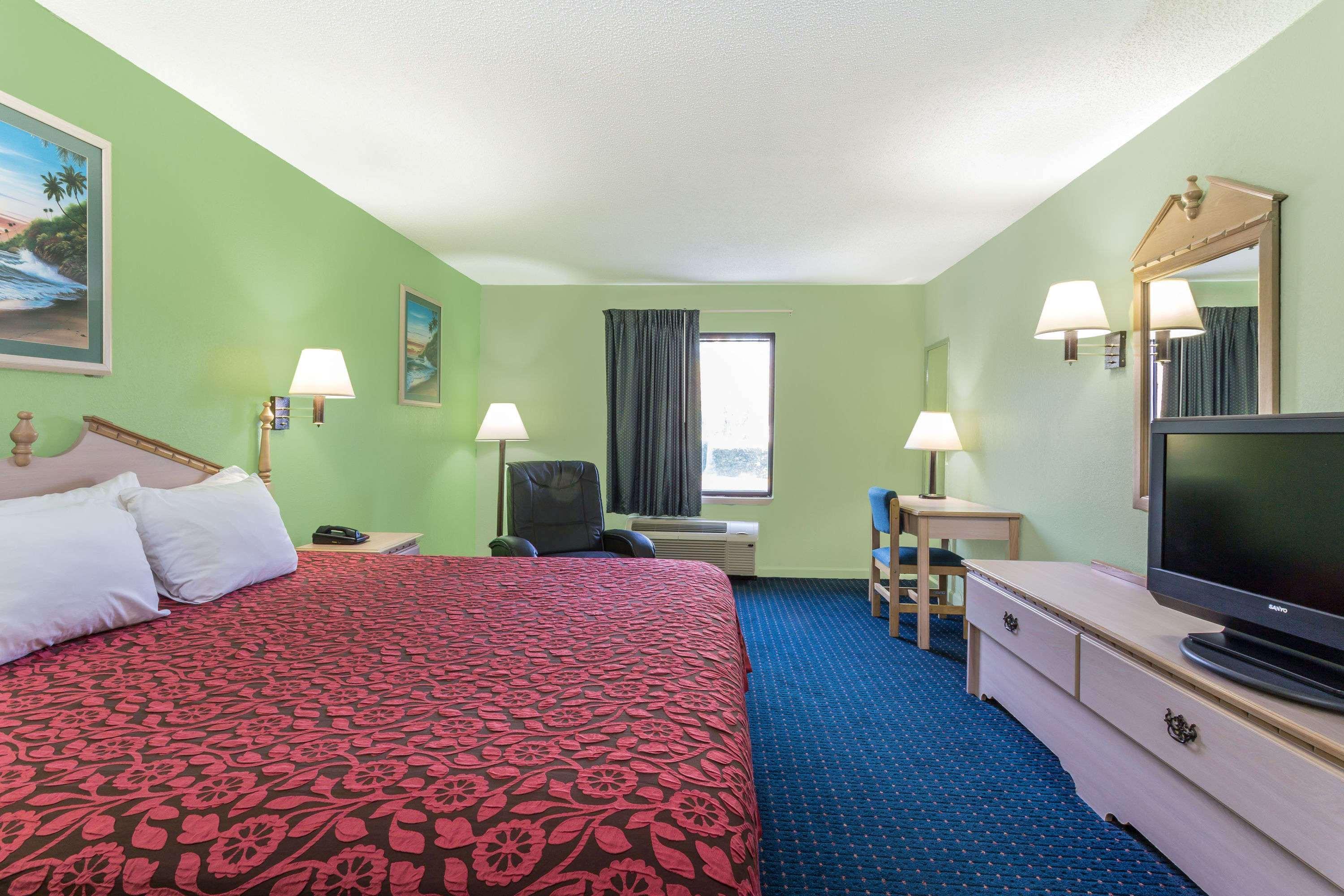 Days Inn By Wyndham Panama City/Callaway Exteriér fotografie